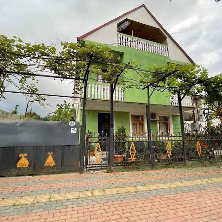 Apartment Sofia Батуми Екстериор снимка