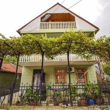 Apartment Sofia Батуми Екстериор снимка