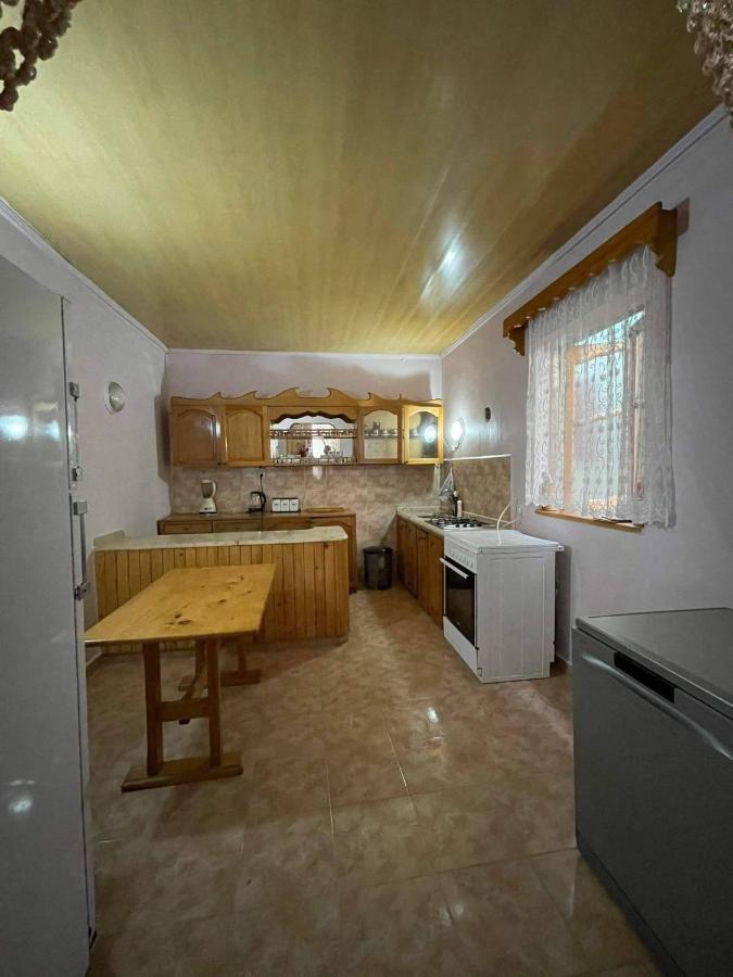 Apartment Sofia Батуми Екстериор снимка
