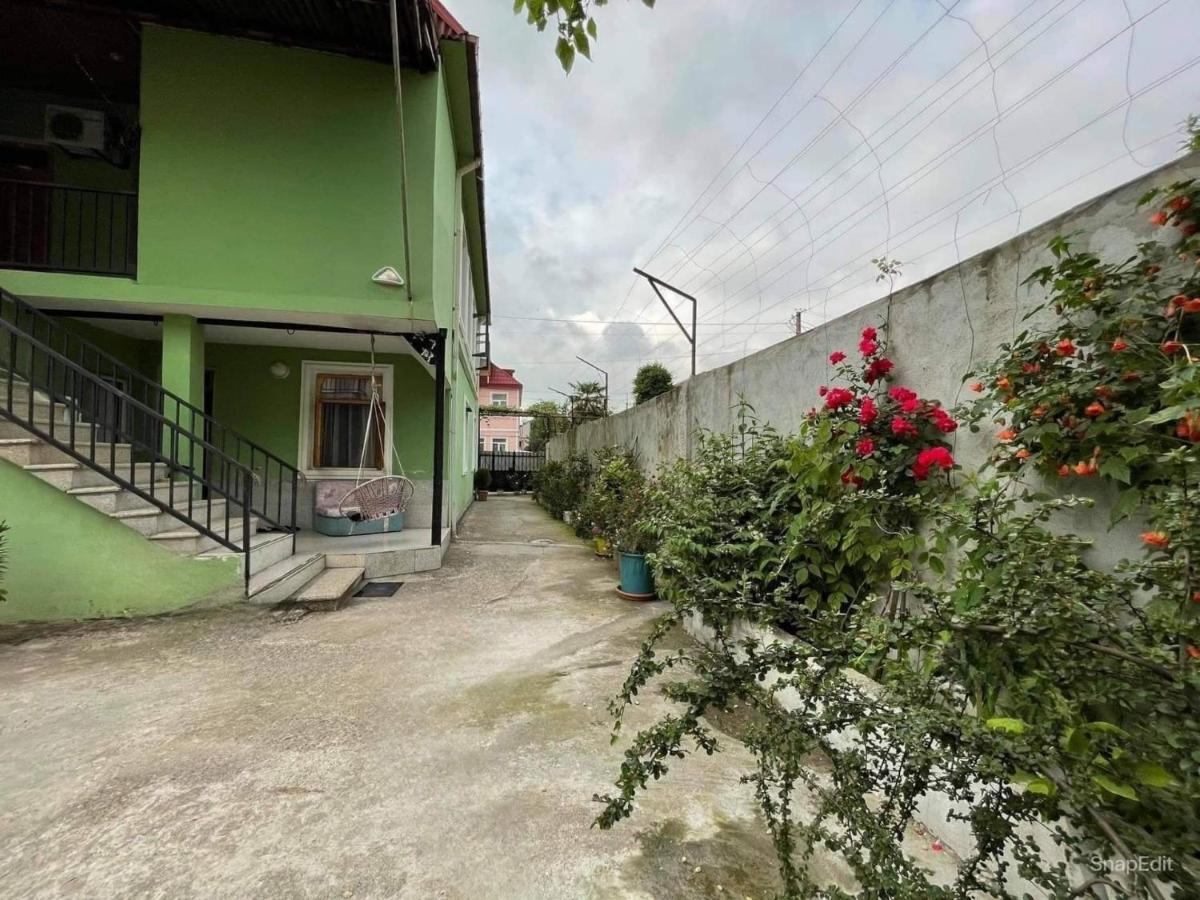 Apartment Sofia Батуми Екстериор снимка